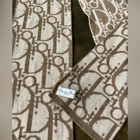 Christian Dior Wool Scarf! - Picture 3 of 7